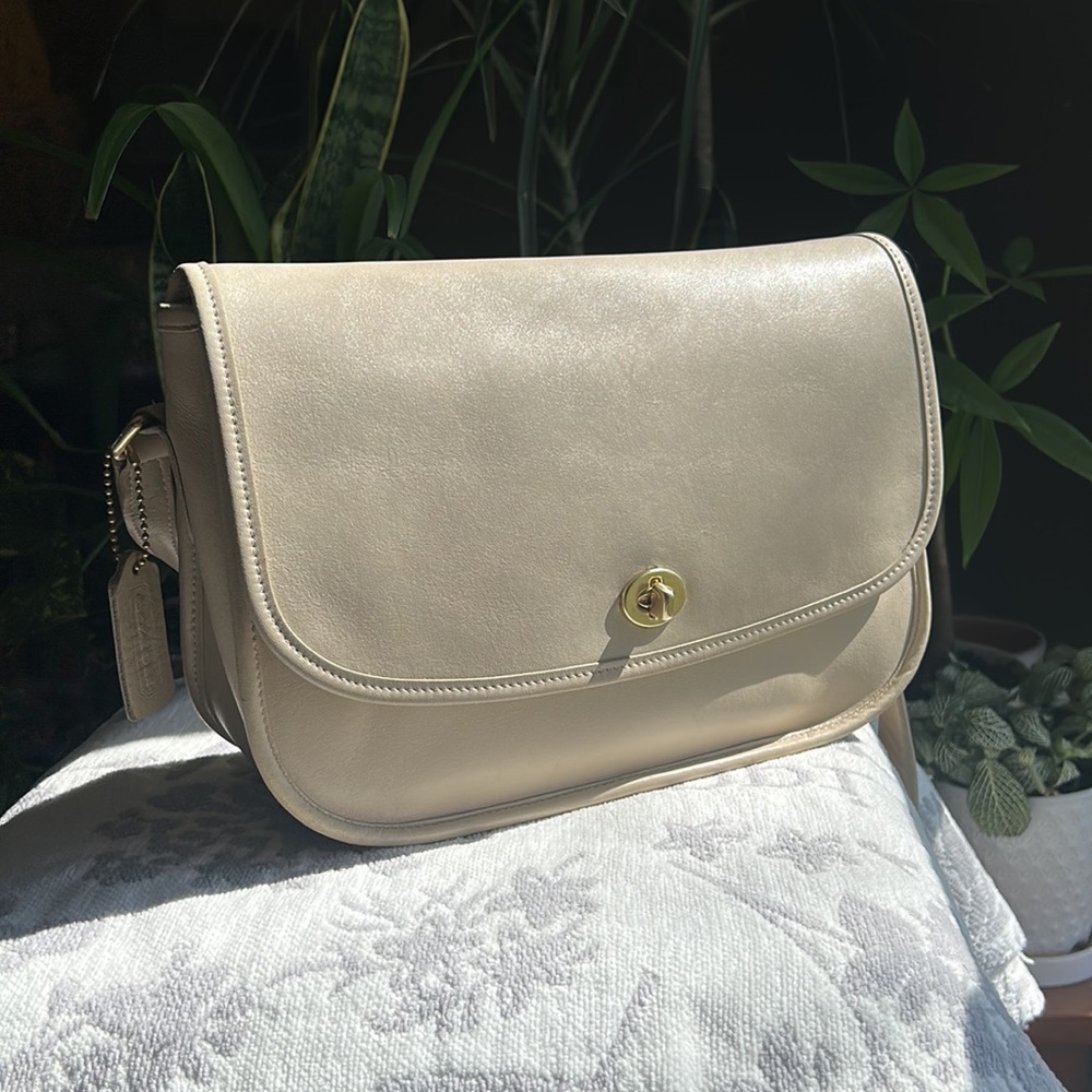 VINTAGE Coach City Bag in Bone Leather - Picture 2 of 16